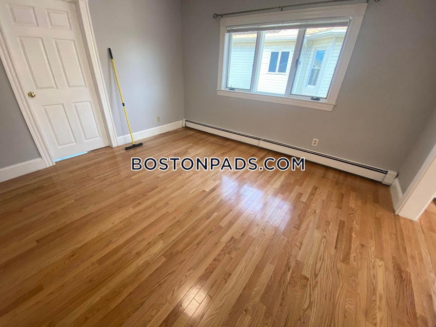 MALDEN - 5 Beds, 2 Baths - Image 32