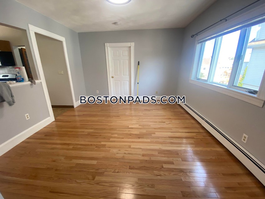 MALDEN - 5 Beds, 2 Baths - Image 4