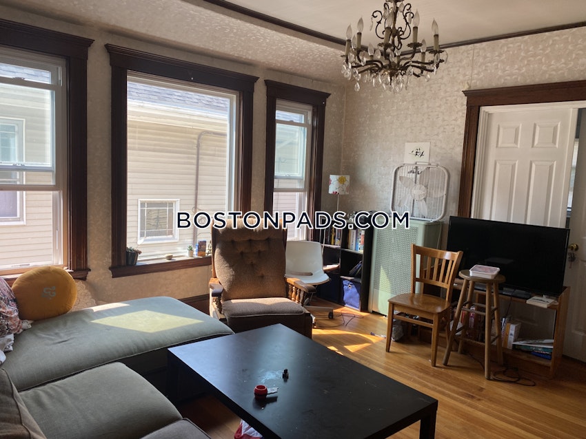 SOMERVILLE - TUFTS - 4 Beds, 1 Bath - Image 80