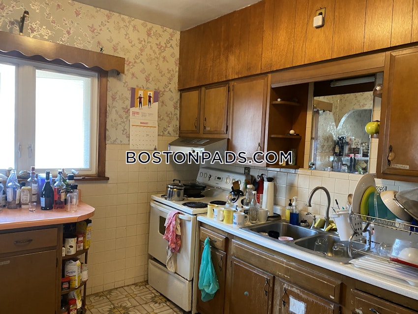 SOMERVILLE - TUFTS - 4 Beds, 1 Bath - Image 72