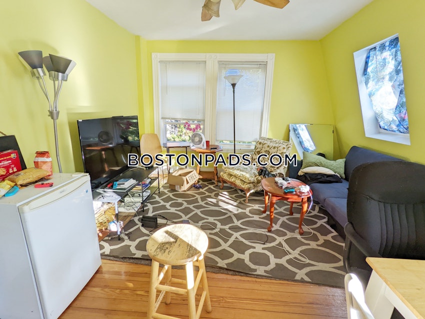 MEDFORD - TUFTS - 5 Beds, 2 Baths - Image 2