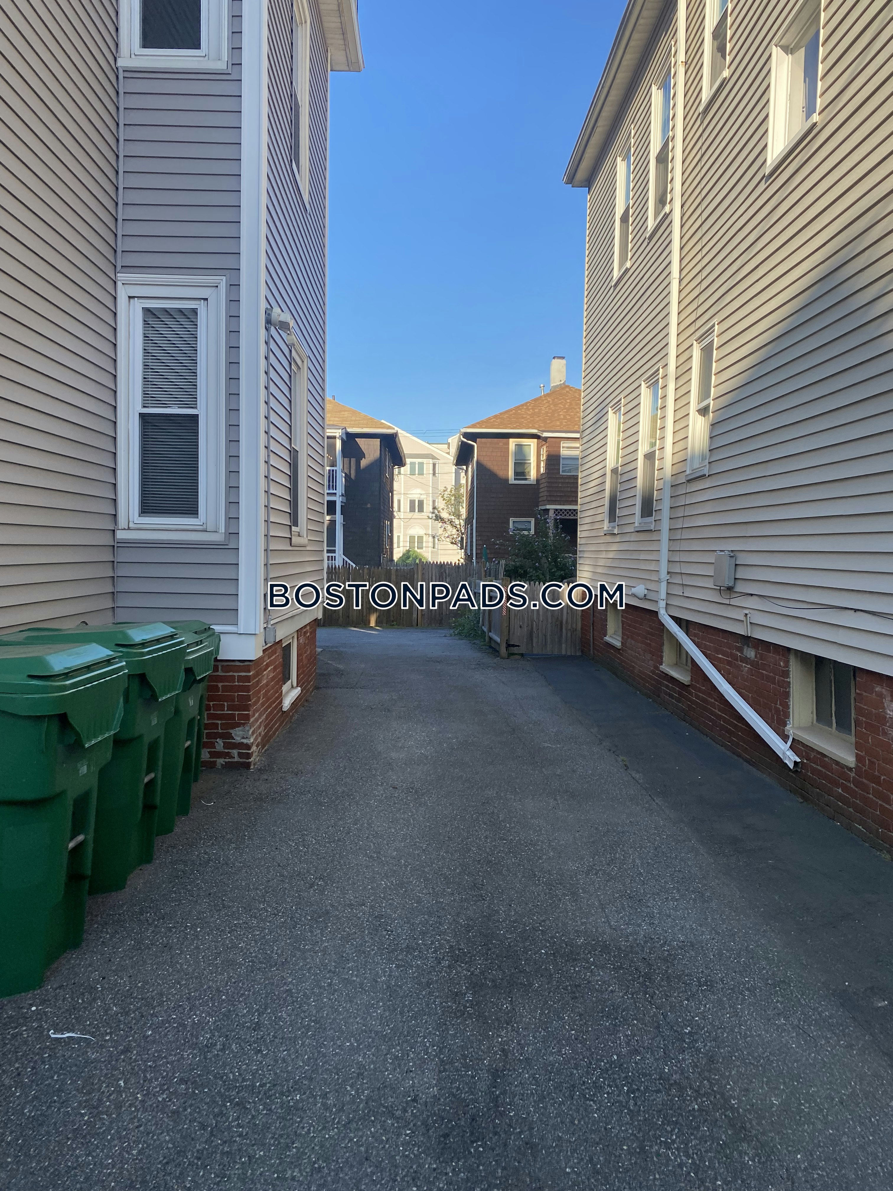 Tufts, Medford, MA - 5 Beds, 2 Baths - $6,000 - ID#8011566