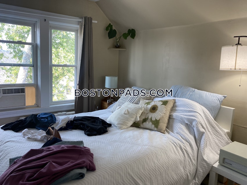 SOMERVILLE - TUFTS - 5 Beds, 2 Baths - Image 26