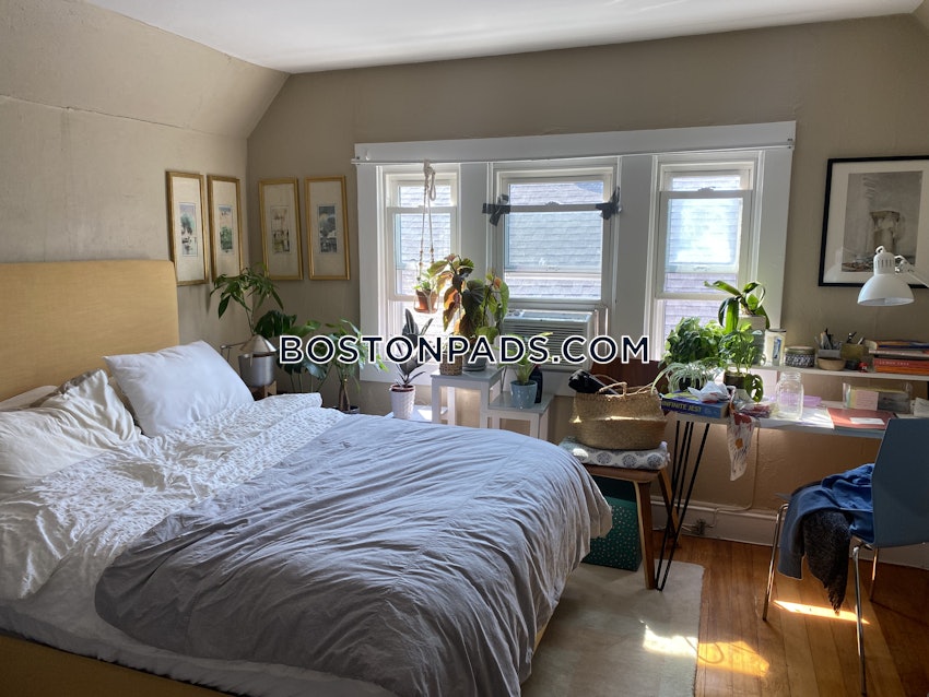 SOMERVILLE - TUFTS - 5 Beds, 2 Baths - Image 25