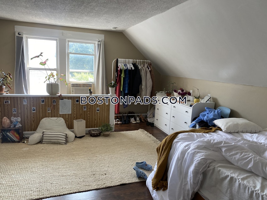 SOMERVILLE - TUFTS - 5 Beds, 2 Baths - Image 24