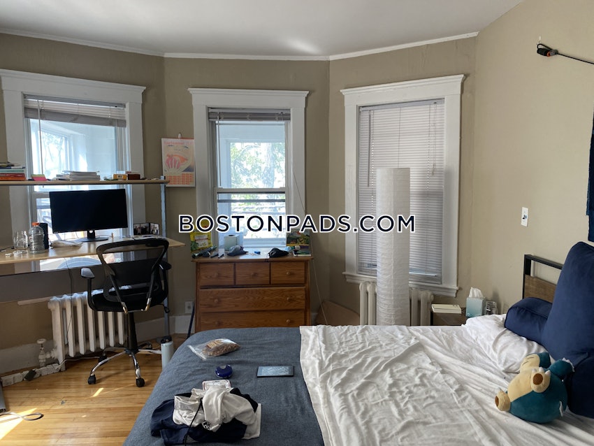 SOMERVILLE - TUFTS - 5 Beds, 2 Baths - Image 15