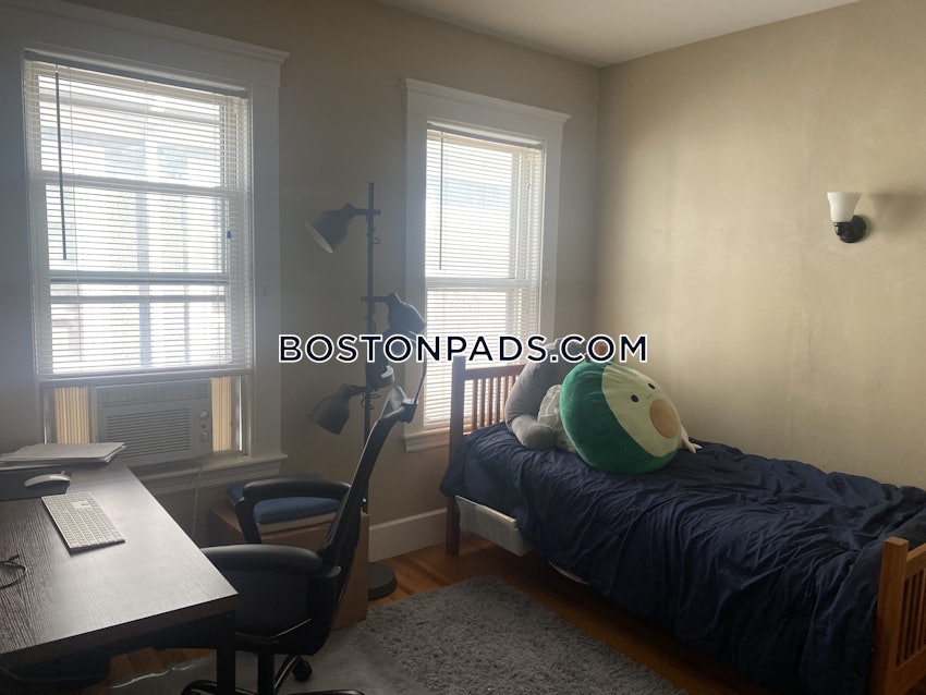 SOMERVILLE - TUFTS - 5 Beds, 2 Baths - Image 14