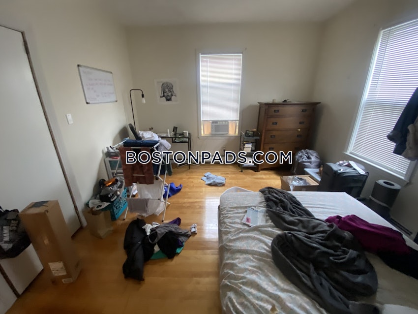 MEDFORD - TUFTS - 3 Beds, 1 Bath - Image 30