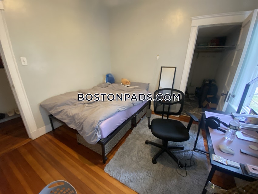 MEDFORD - TUFTS - 4 Beds, 1 Bath - Image 12