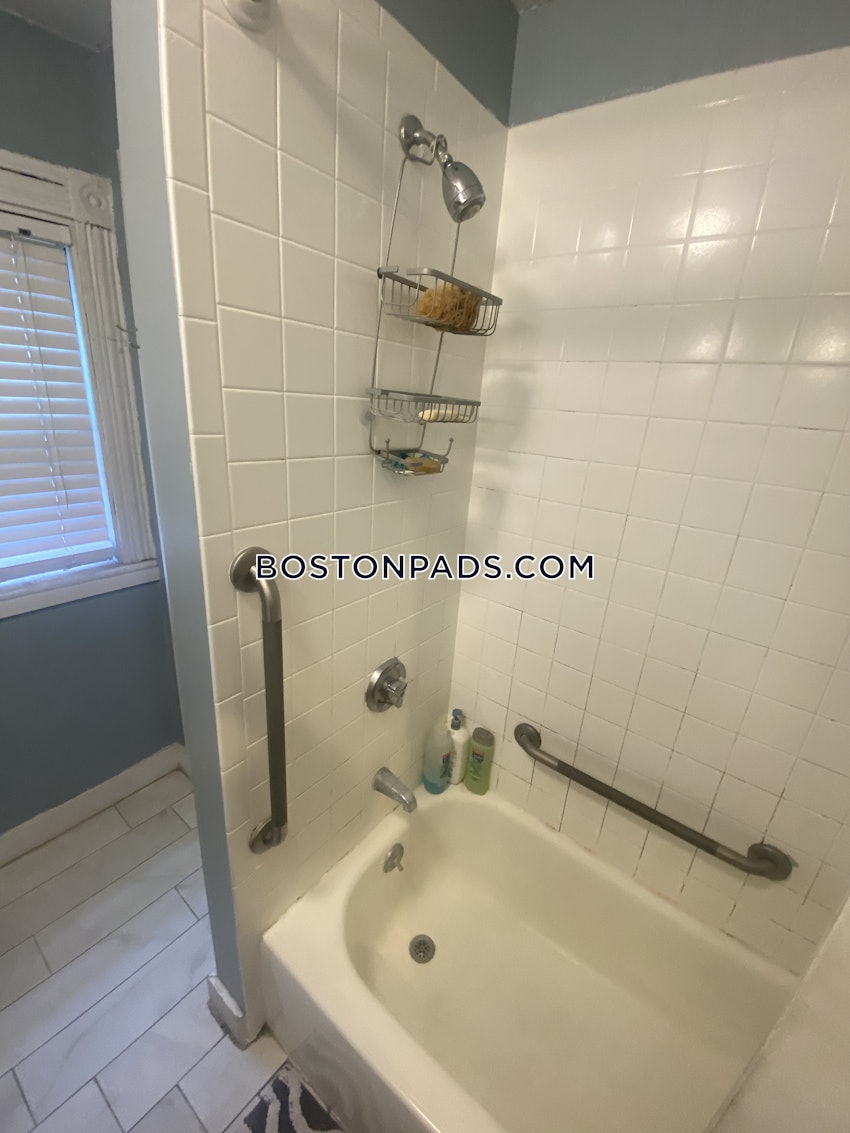 SOMERVILLE - MAGOUN/BALL SQUARE - 4 Beds, 1 Bath - Image 26