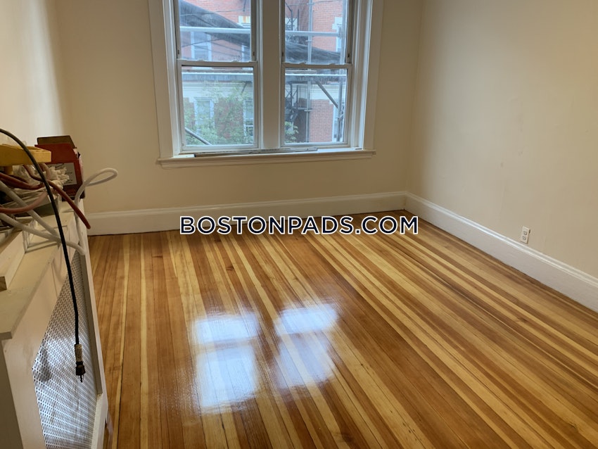 BOSTON - ALLSTON - 3 Beds, 1 Bath - Image 12