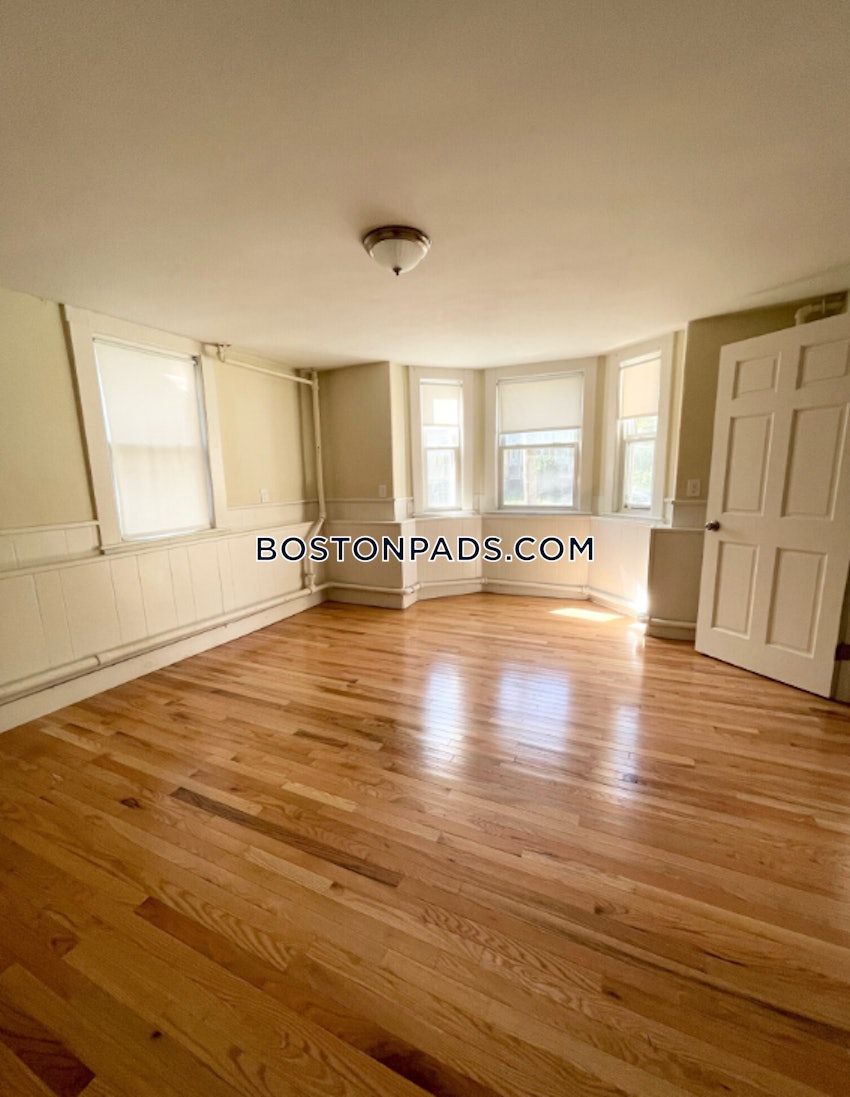 SOMERVILLE - UNION SQUARE - 3 Beds, 1 Bath - Image 10