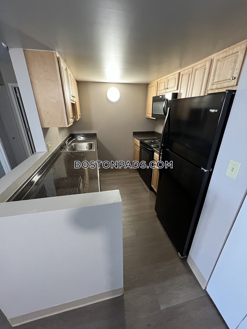 CHELSEA - 2 Beds, 2 Baths - Image 10