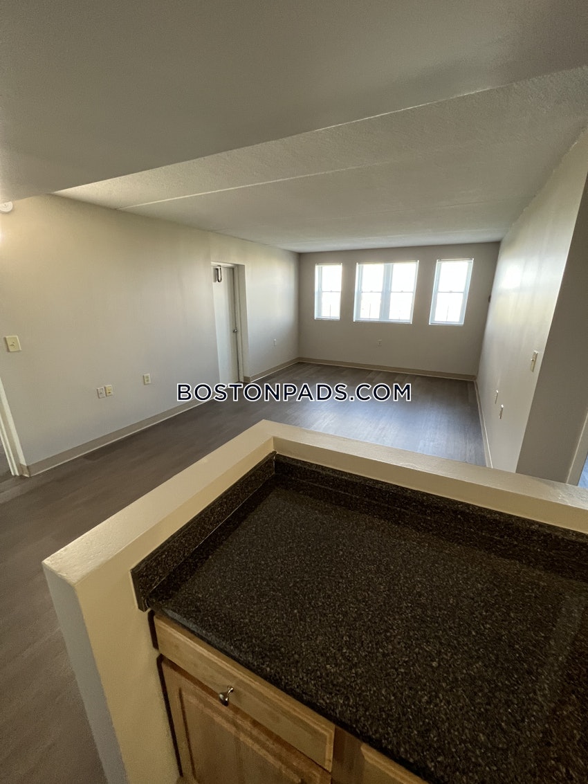 CHELSEA - 2 Beds, 2 Baths - Image 8