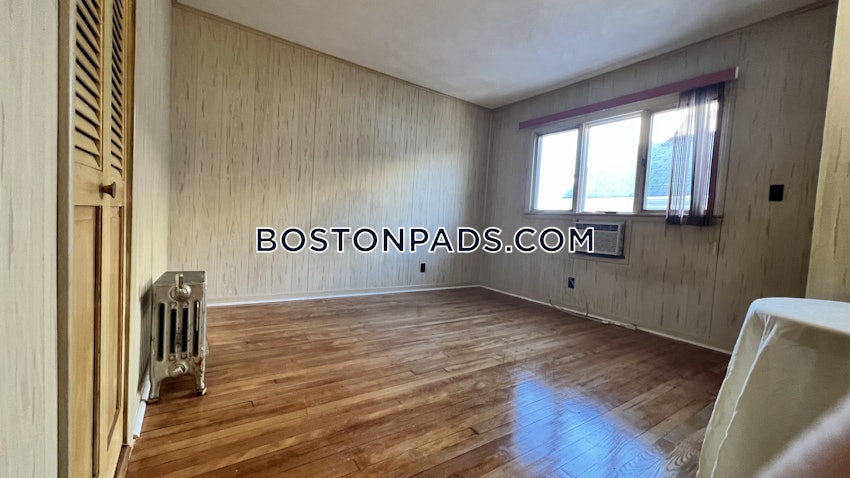 SOMERVILLE - TUFTS - 6 Beds, 1.5 Baths - Image 17