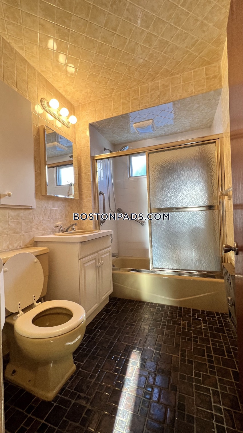 SOMERVILLE - TUFTS - 6 Beds, 1.5 Baths - Image 21