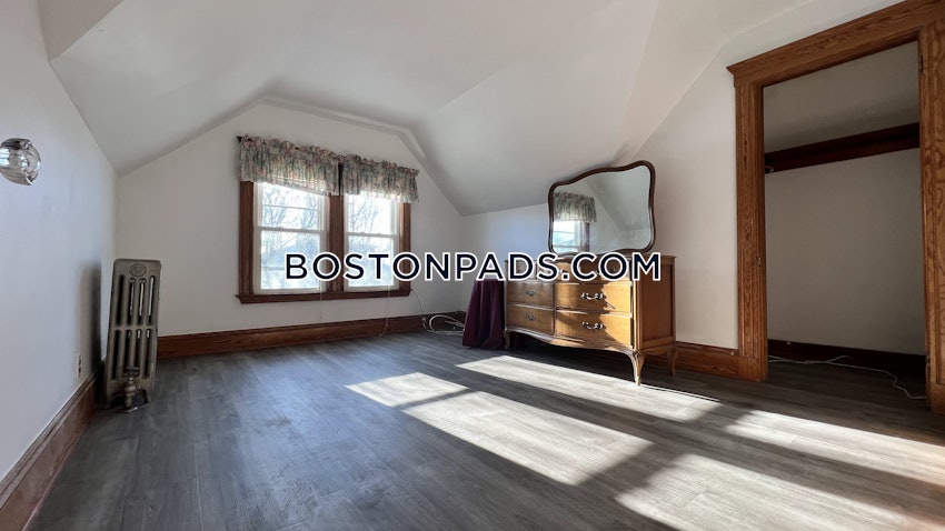 SOMERVILLE - TUFTS - 6 Beds, 1.5 Baths - Image 8