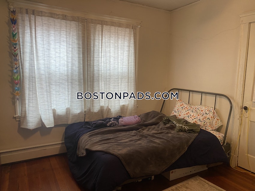 SOMERVILLE - TUFTS - 4 Beds, 2 Baths - Image 8