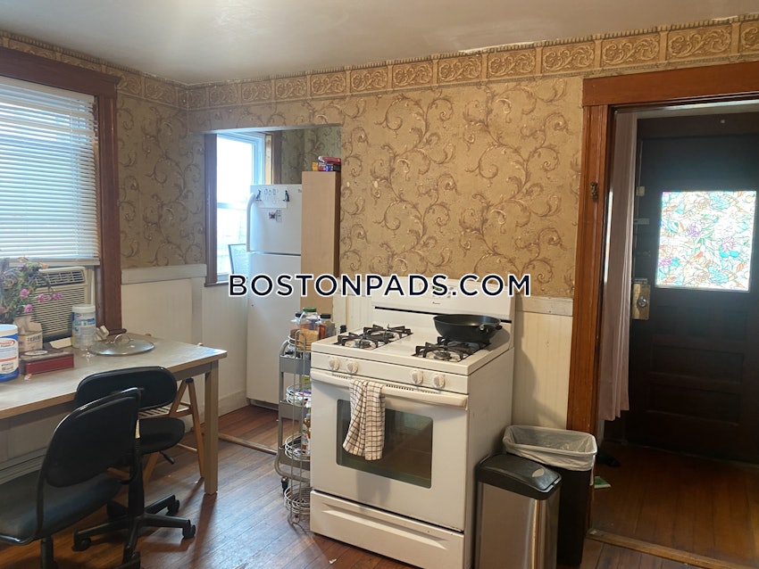 SOMERVILLE - TUFTS - 4 Beds, 2 Baths - Image 1