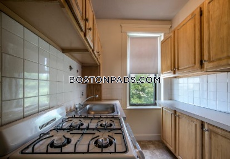 Commonwealth Ave., Brookline