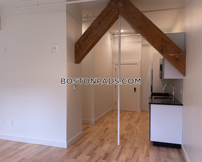 Boston - $2,900+ /mo