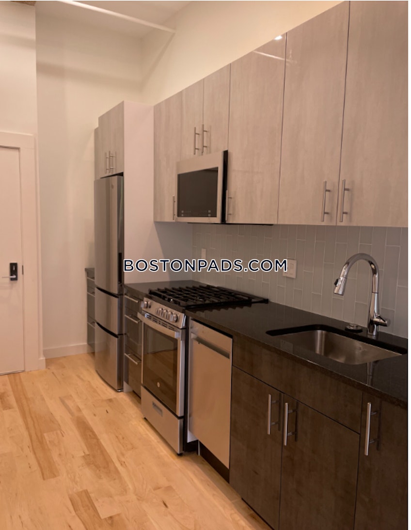 Boston - $2,900+ /month