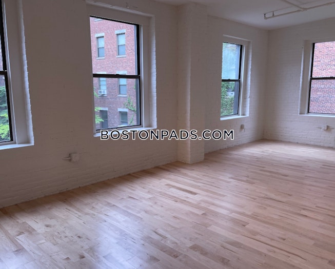 Boston - $2,900+ /mo