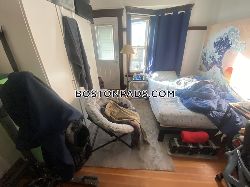 SOMERVILLE - TUFTS - 4 Beds, 1 Bath - Image 69