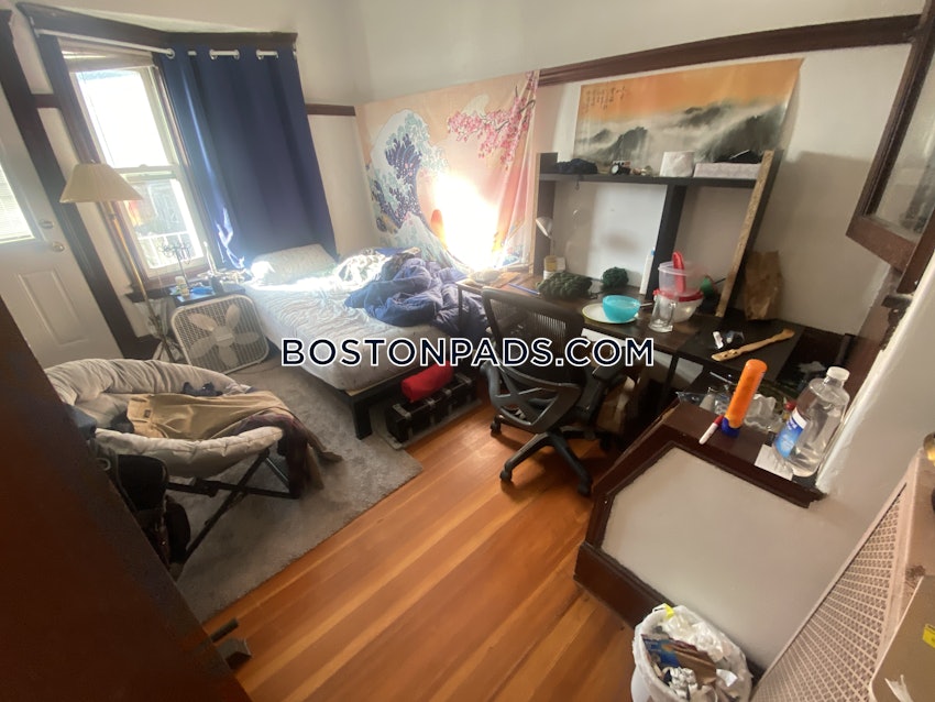 SOMERVILLE - TUFTS - 4 Beds, 1 Bath - Image 65