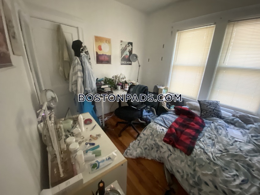 SOMERVILLE - TUFTS - 4 Beds, 1 Bath - Image 62