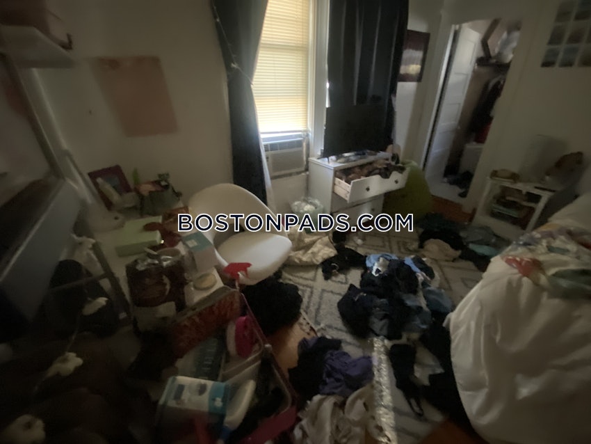 SOMERVILLE - TUFTS - 4 Beds, 1 Bath - Image 60