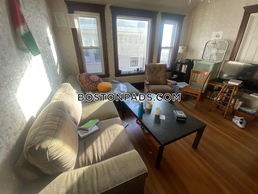 SOMERVILLE - TUFTS - 4 Beds, 1 Bath - Image 59