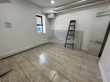 Boston - 4 Beds, 2 Baths