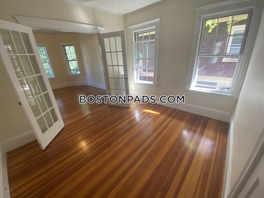 CAMBRIDGE - MT. AUBURN/BRATTLE/ FRESH POND - 3 Beds, 1 Bath - Image 7