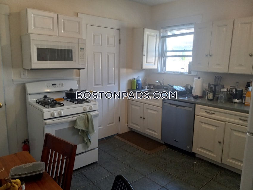 SOMERVILLE - TUFTS - 5 Beds, 2 Baths - Image 2