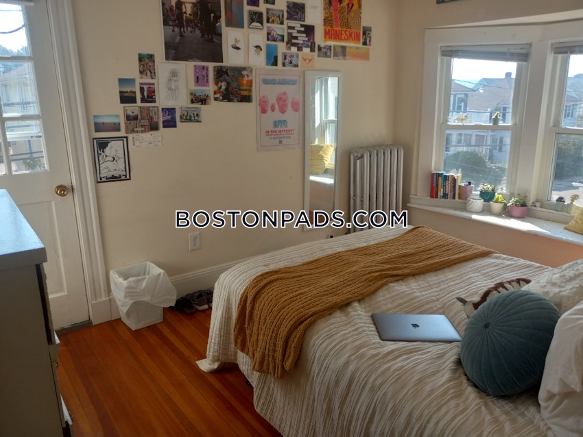 SOMERVILLE - TUFTS - 5 Beds, 2 Baths - Image 5