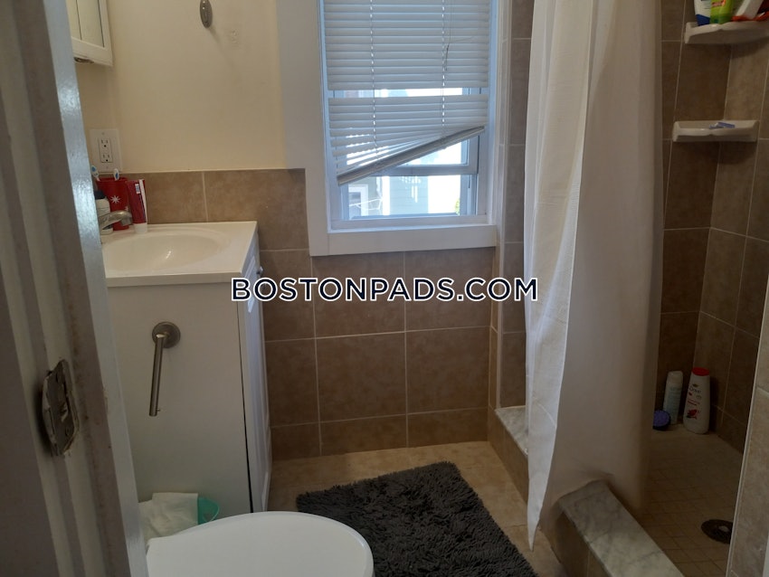 SOMERVILLE - TUFTS - 5 Beds, 2 Baths - Image 10