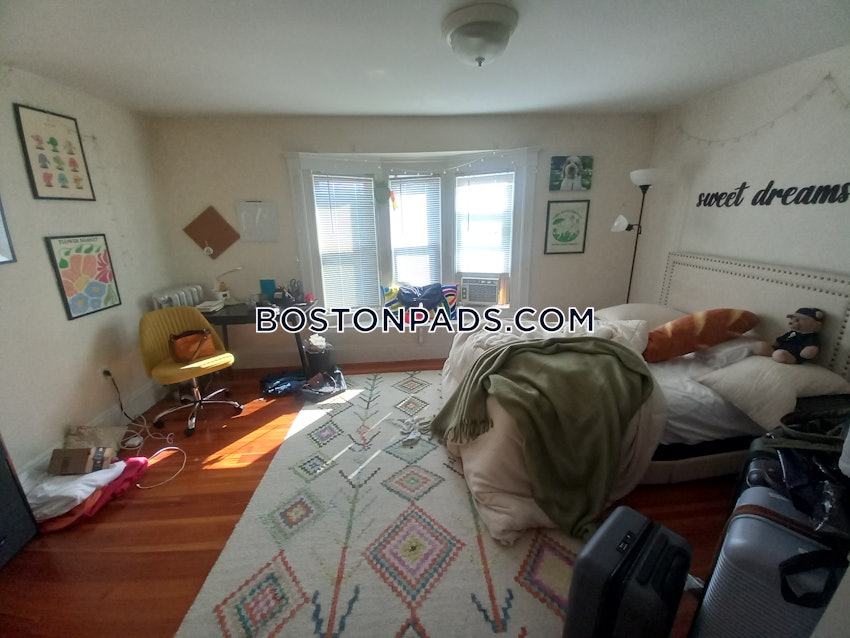 SOMERVILLE - TUFTS - 5 Beds, 2 Baths - Image 7