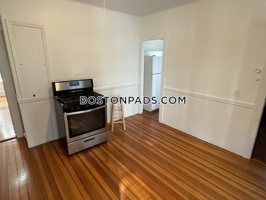 CAMBRIDGE - MT. AUBURN/BRATTLE/ FRESH POND - 3 Beds, 1 Bath - Image 3