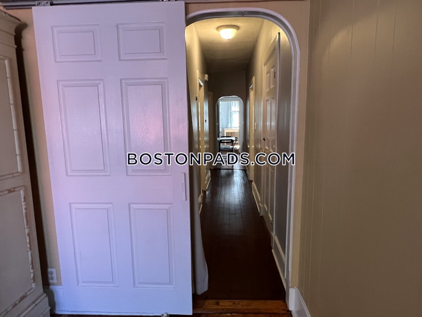 BOSTON - MISSION HILL - 3 Beds, 1 Bath - Image 9