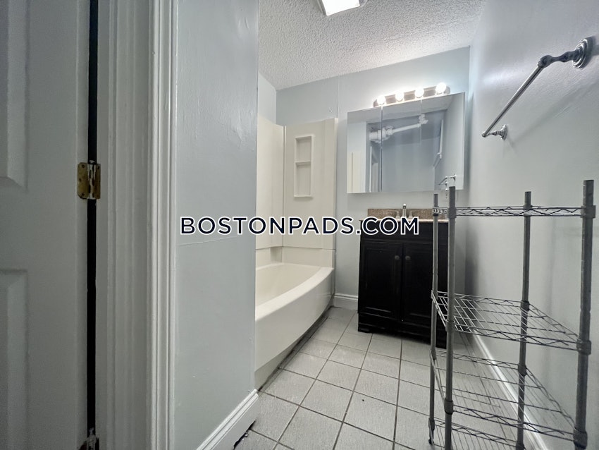 BOSTON - BRIGHTON - CLEVELAND CIRCLE - 5 Beds, 2 Baths - Image 35