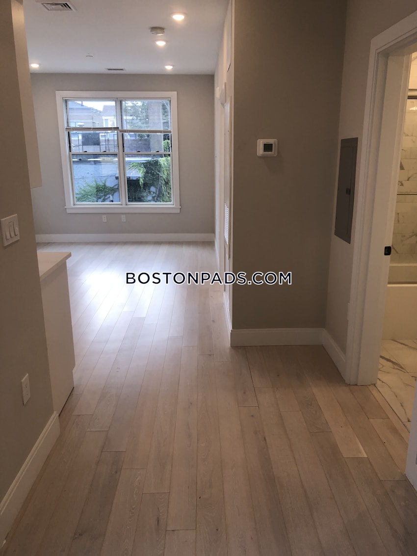 BOSTON - JAMAICA PLAIN - STONY BROOK - 1 Bed, 1 Bath - Image 16