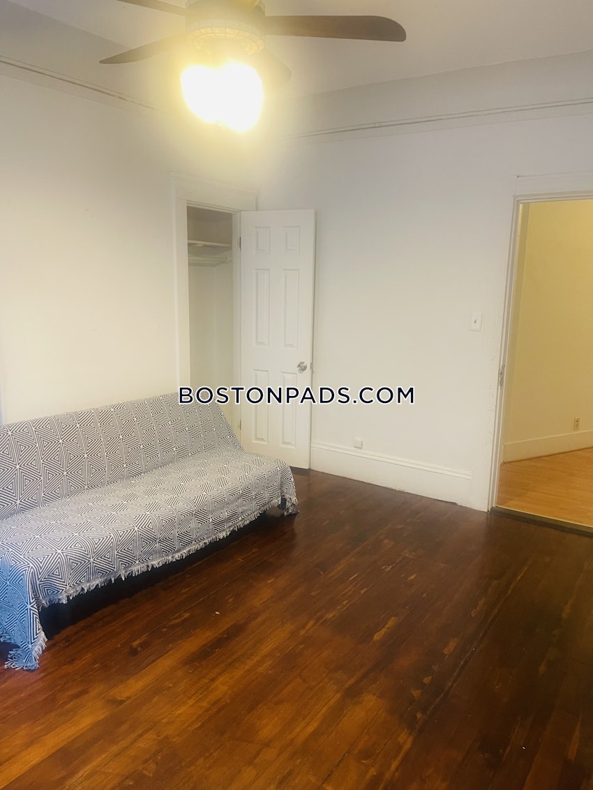 BOSTON - NORTHEASTERN/SYMPHONY - 3 Beds, 1 Bath - Image 13