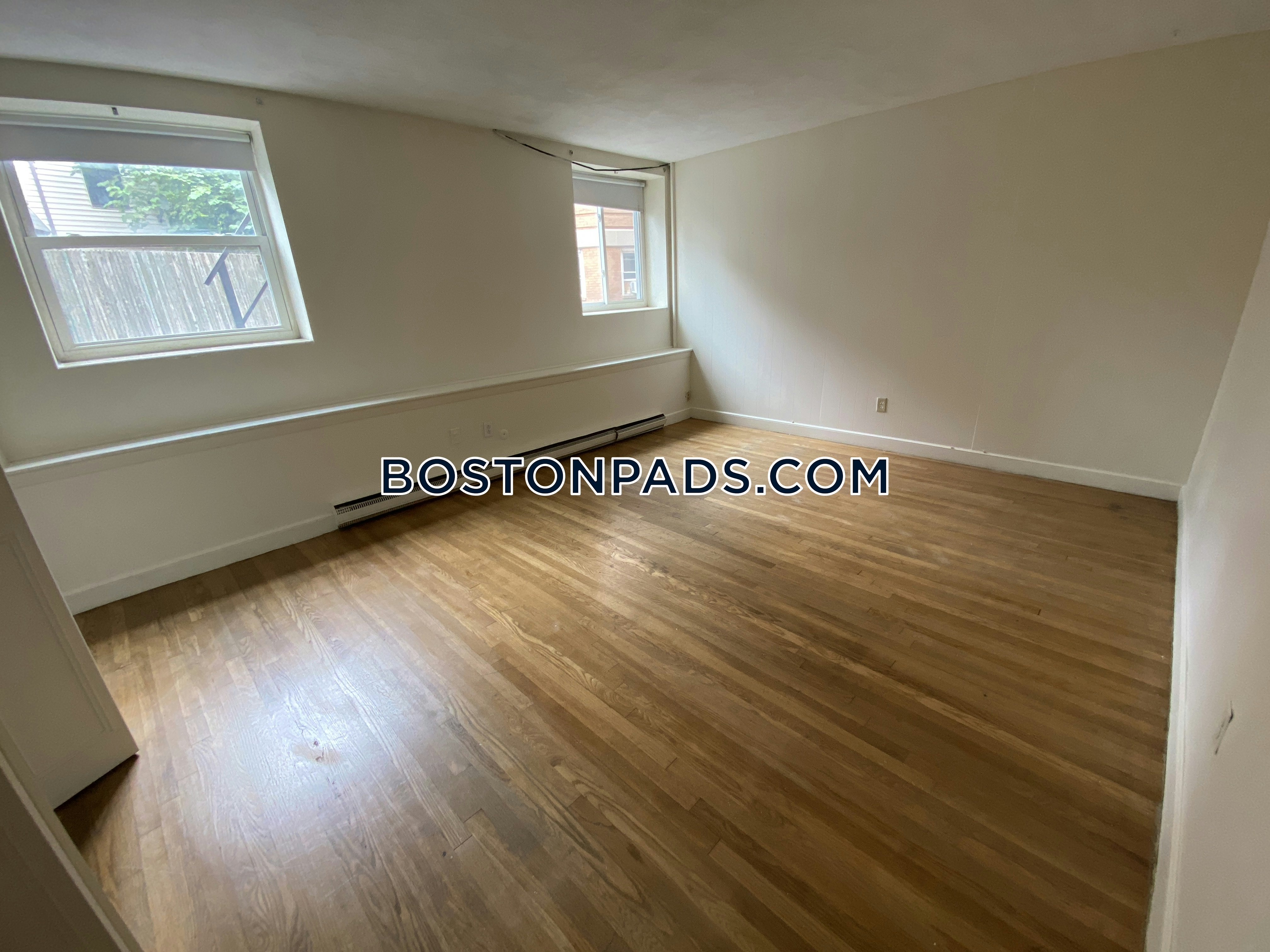 Boston - 0 Beds, 1 Baths