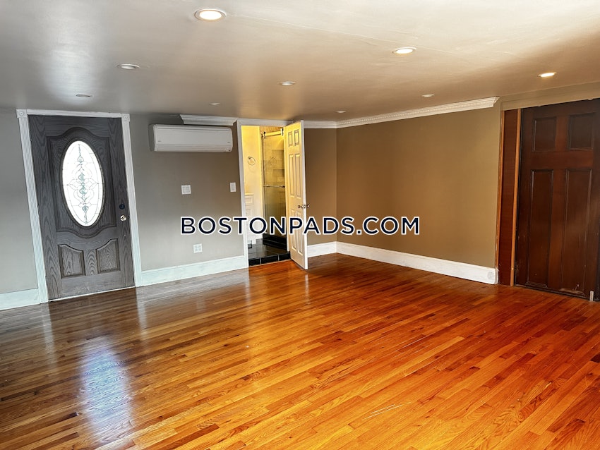 MEDFORD - MEDFORD SQUARE - 4 Beds, 3 Baths - Image 32