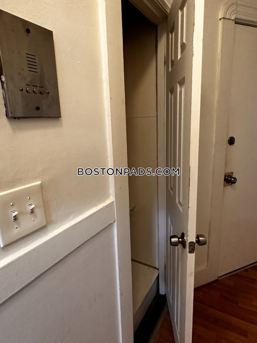 BOSTON - NORTHEASTERN/SYMPHONY - 3 Beds, 1 Bath - Image 20