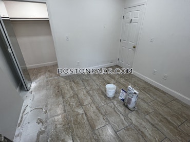 Boston - 4 Beds, 2 Baths