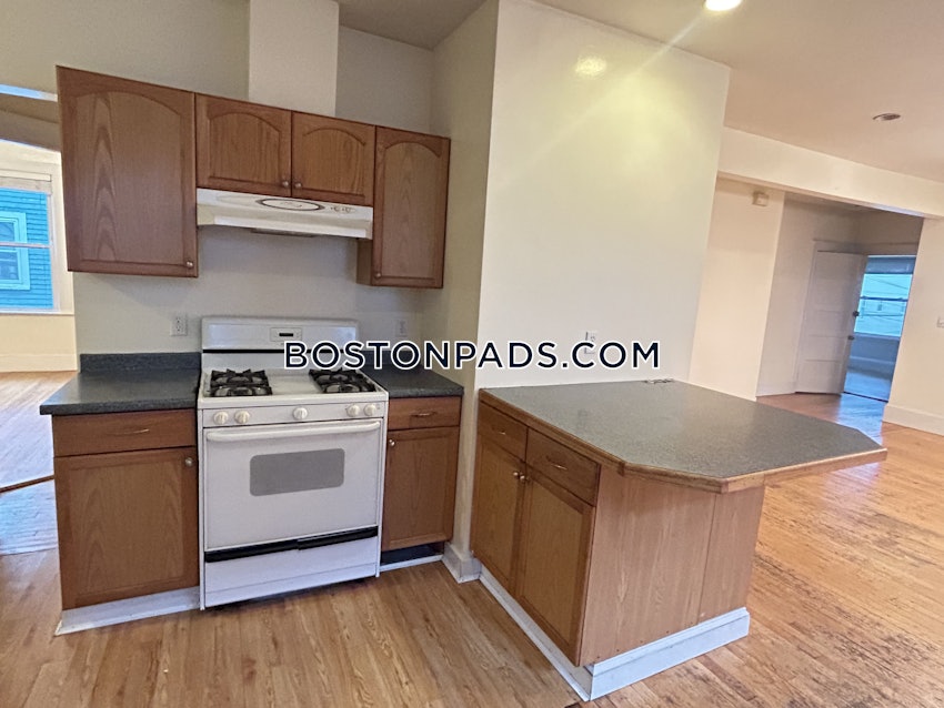 BOSTON - BRIGHTON - OAK SQUARE - 4 Beds, 1 Bath - Image 2