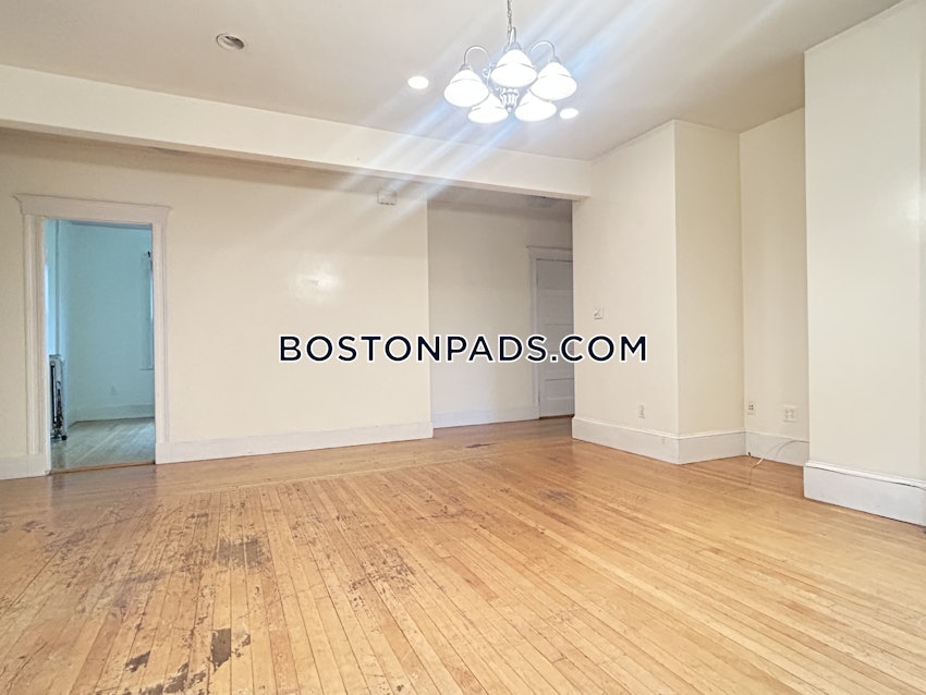 BOSTON - BRIGHTON - OAK SQUARE - 4 Beds, 1 Bath - Image 11