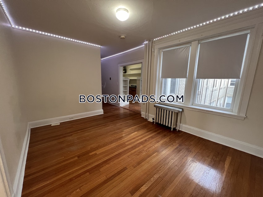 BOSTON - FENWAY/KENMORE - 1 Bed, 1 Bath - Image 11